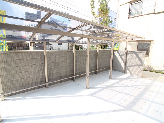 物件外観写真3　(駐輪場)