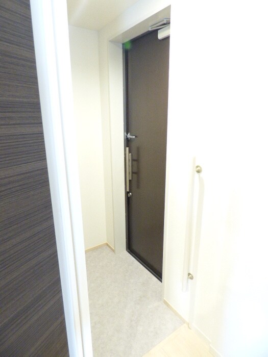 物件内観写真15　(玄関)