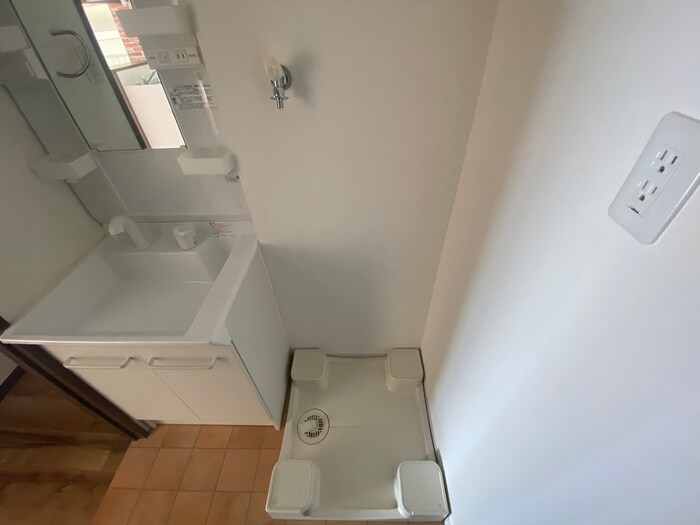 物件内観写真16　(洗濯機置場)