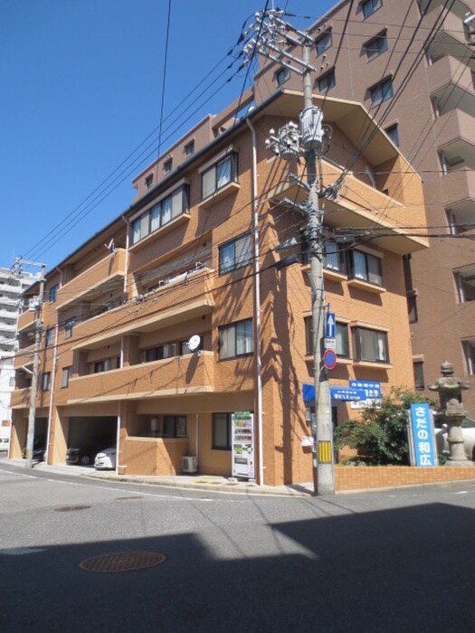 物件外観写真2　(駐車場)