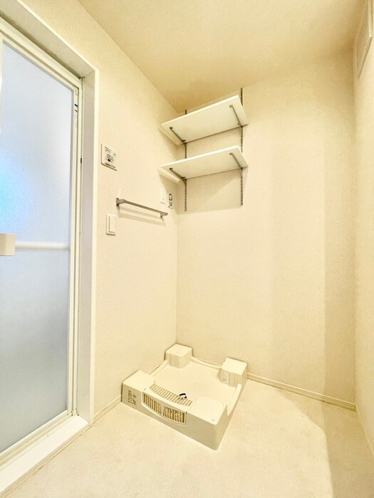 物件内観写真13　(洗濯機置場)