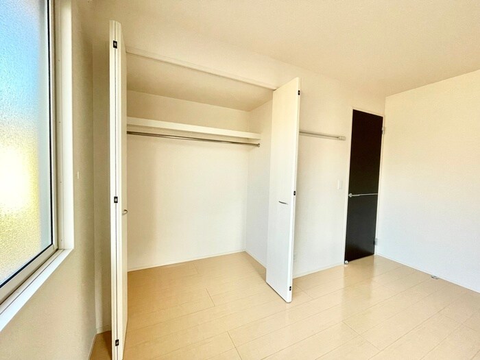 物件内観写真15　(収納)