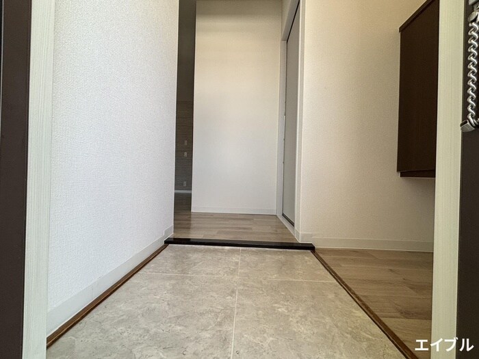 物件内観写真13　(玄関)