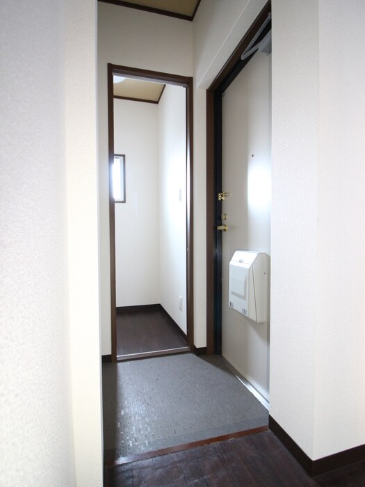 物件内観写真17　(玄関)