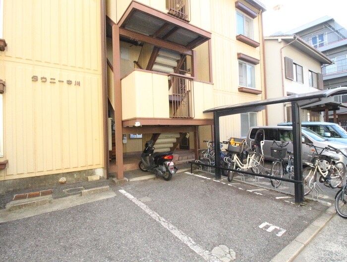 物件外観写真3　(エントランス部分)