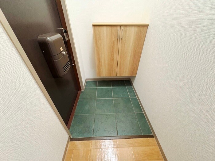 物件内観写真9　(玄関)