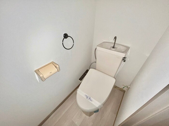 物件内観写真8　(トイレ)