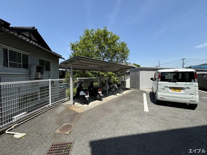 物件外観写真3　(駐輪場)