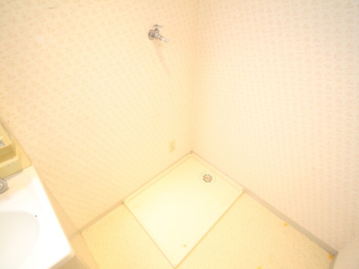 物件内観写真18　(洗濯機置場)