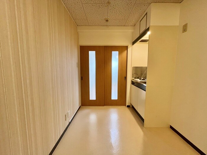 物件内観写真11　(廊下)