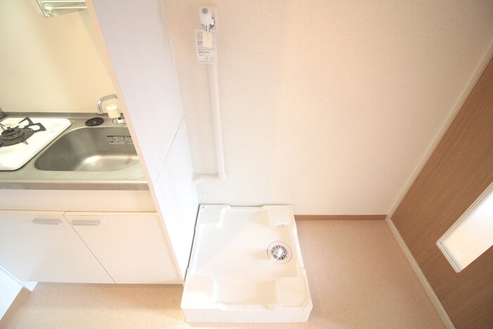 物件内観写真12　(洗濯機置場)