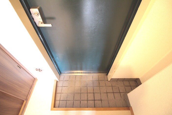 物件内観写真13　(玄関)