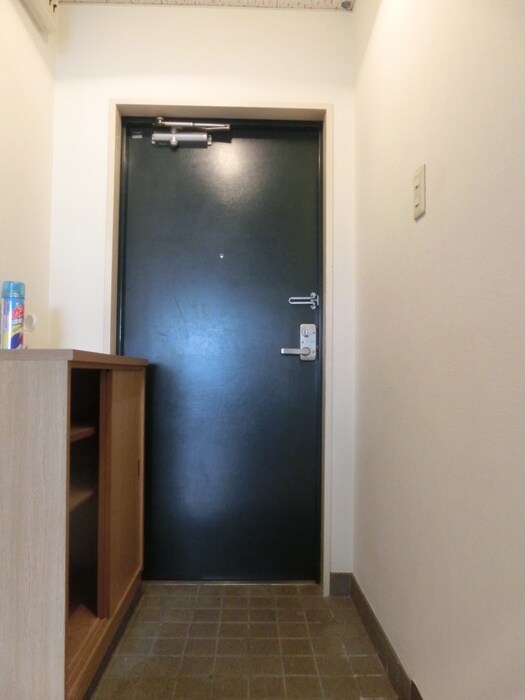 物件内観写真16　(玄関)