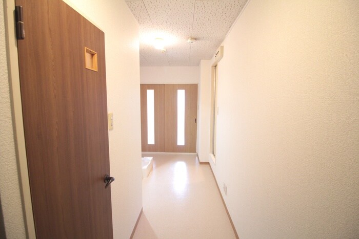 物件内観写真18　(廊下)