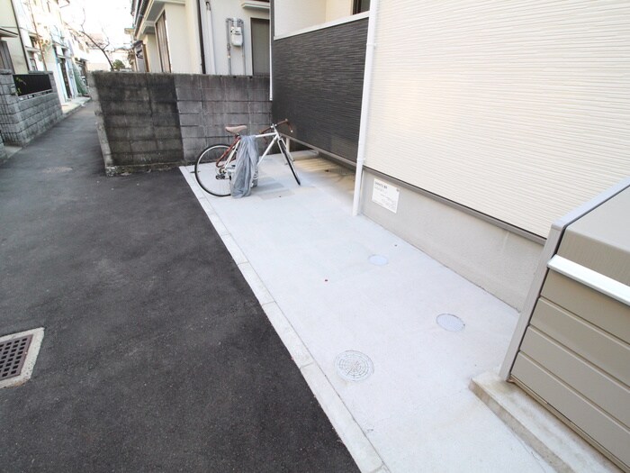 物件外観写真2　(駐輪場)