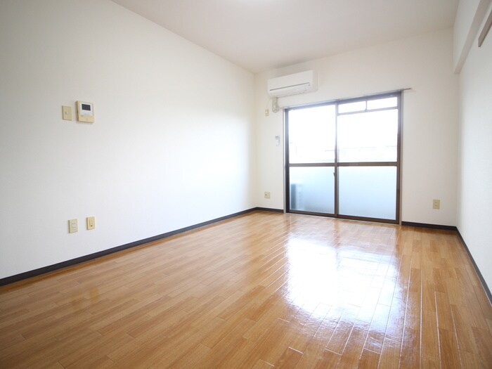 物件内観写真4　(居室)