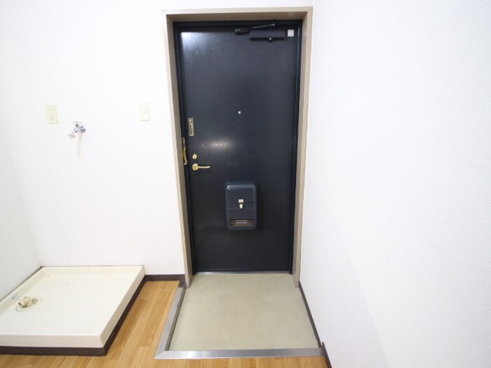 物件内観写真14　(玄関)