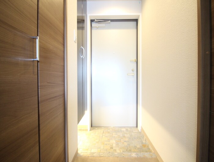 物件内観写真14　(玄関)