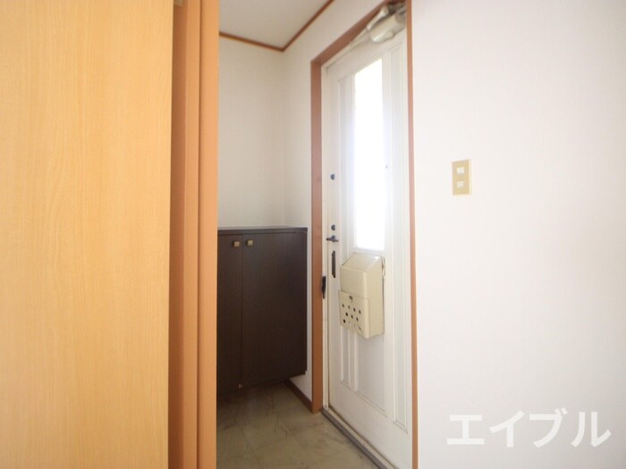 物件内観写真16　(玄関)