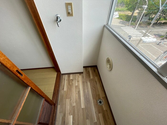 物件内観写真12　(洗濯機置場)