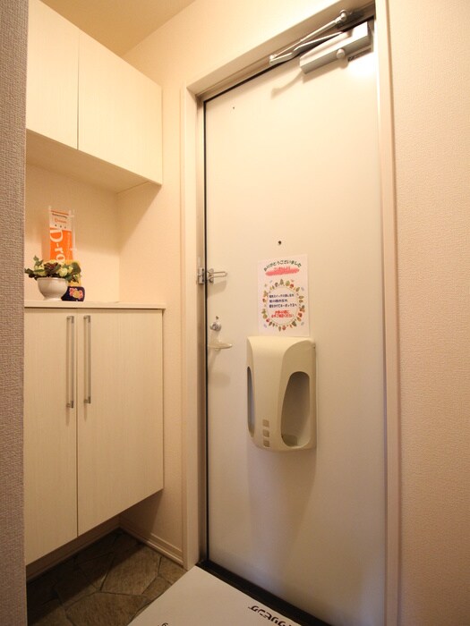 物件内観写真16　(玄関)