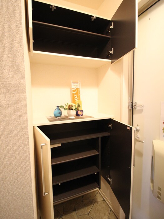 物件内観写真18　(靴箱)