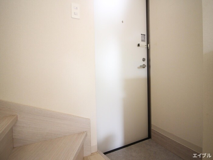 物件内観写真17　(玄関)