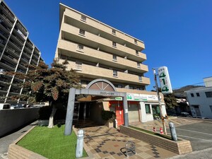 日宝ポニクレール府中外観写真