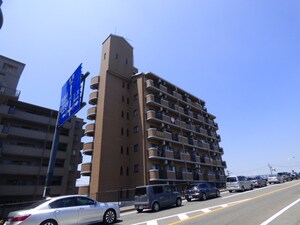 戸坂よつばビル外観写真