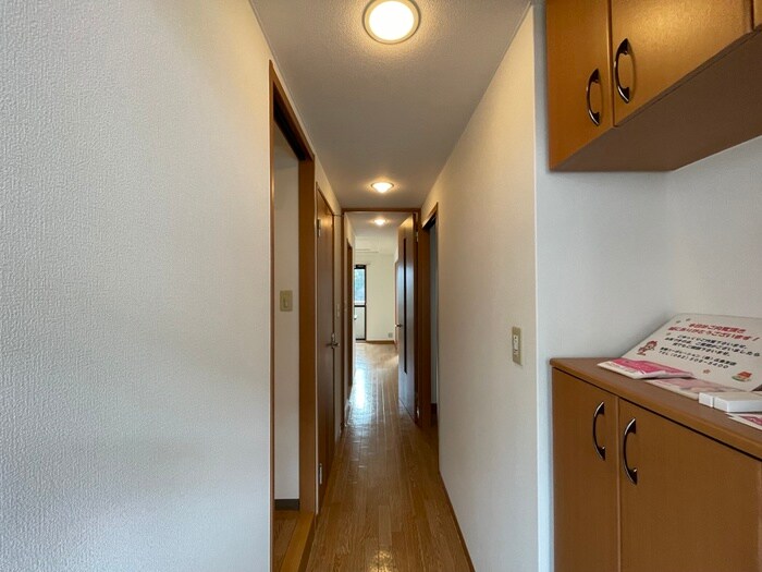 物件内観写真18　(廊下)