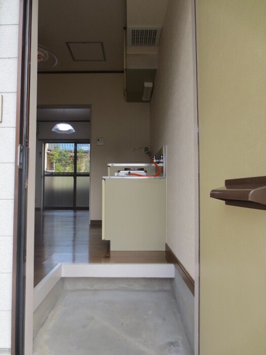 物件内観写真11　(玄関)