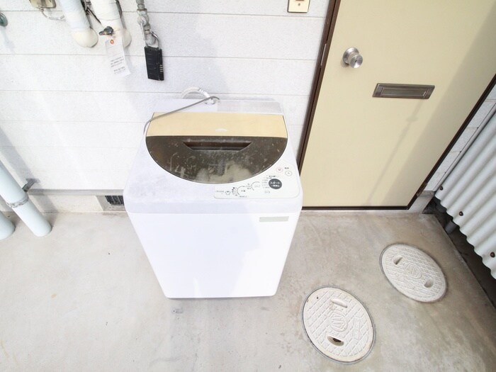 物件内観写真15　(洗濯機置場)