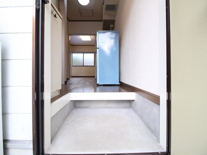 物件内観写真18　(玄関)