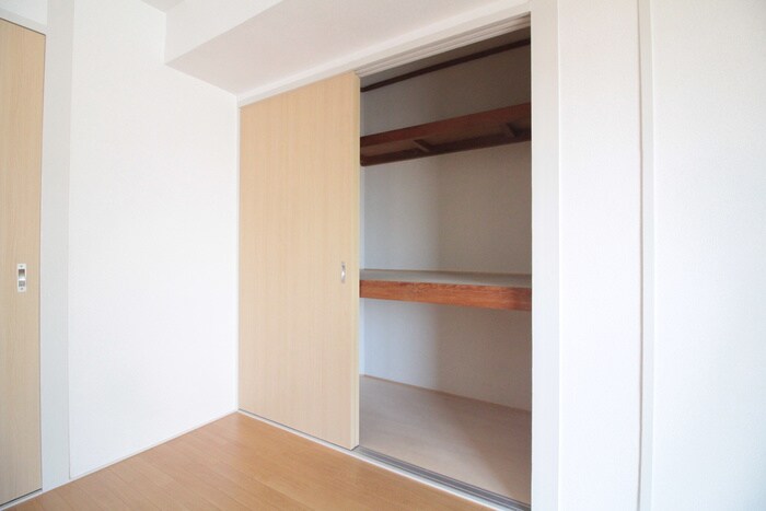 物件内観写真12　(収納)