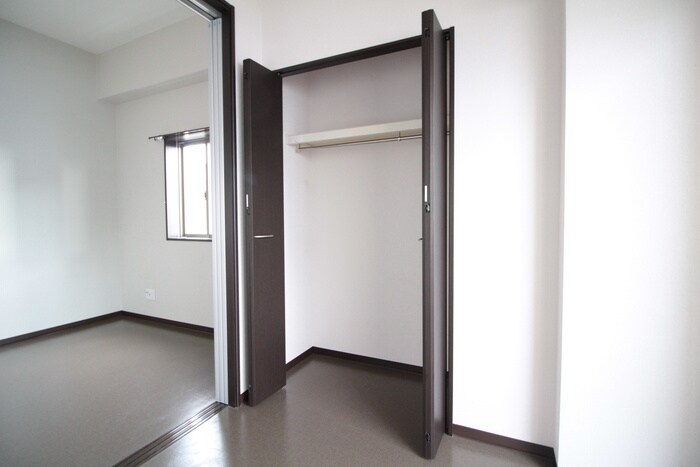 物件内観写真12　(収納)