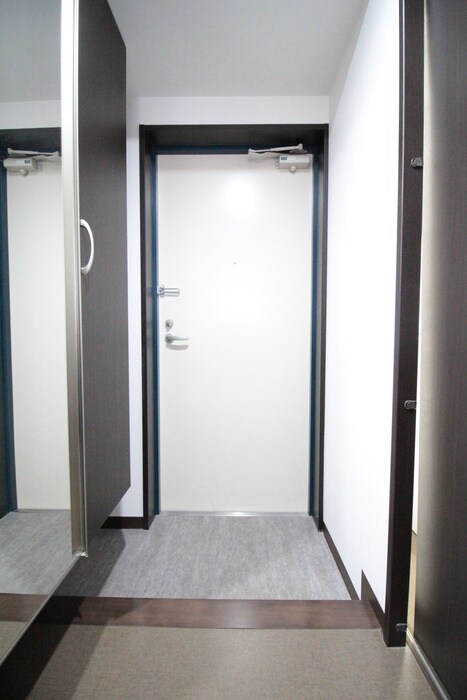 物件内観写真13　(玄関)