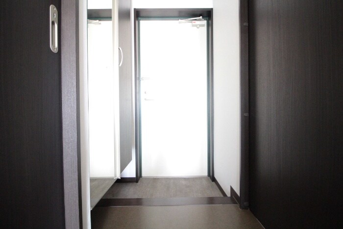 物件内観写真14　(玄関)