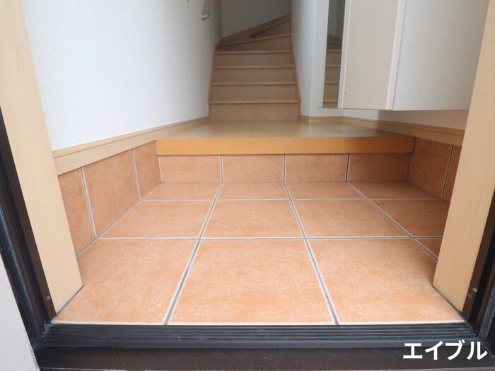 物件内観写真15　(玄関)