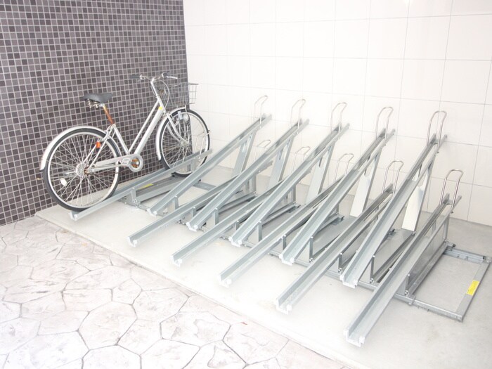 物件外観写真3　(駐輪場)