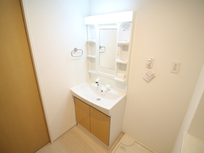 物件内観写真11　(洗面)