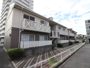 クレセンド楽々園Ａ・Ｂ外観写真