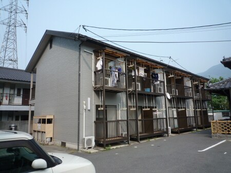 若草コ－ポ山縣外観写真