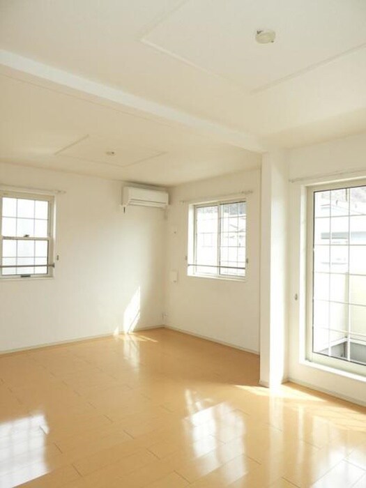 物件内観写真4　(居室)