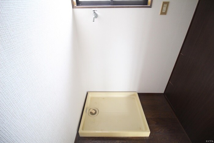 物件内観写真15　(洗濯機置場)