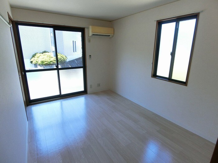 物件内観写真9　(居室)