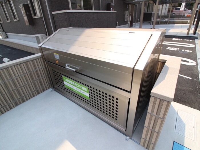 物件外観写真4　(建物設備)