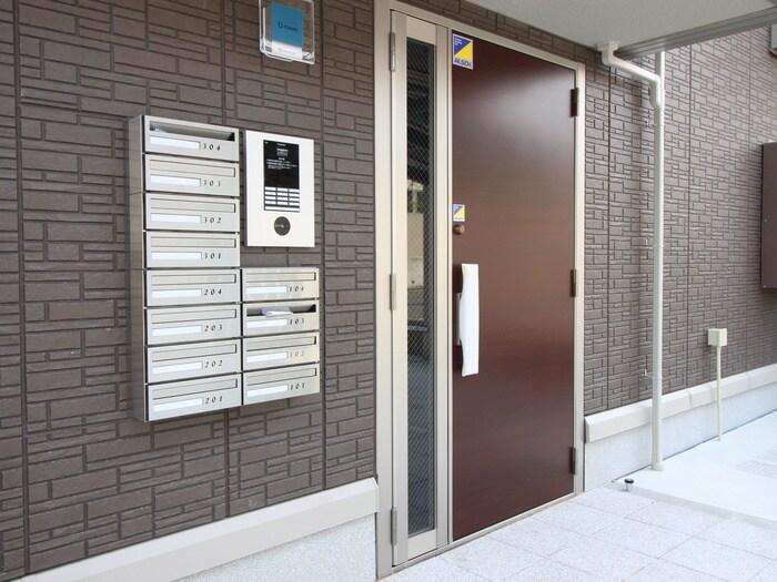 物件外観写真5　(エントランス部分)