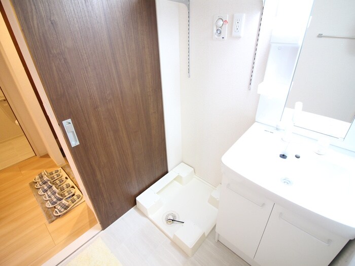 物件内観写真11　(洗濯機置場)