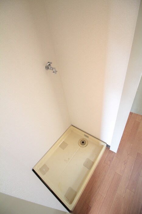 物件内観写真11　(洗濯機置場)