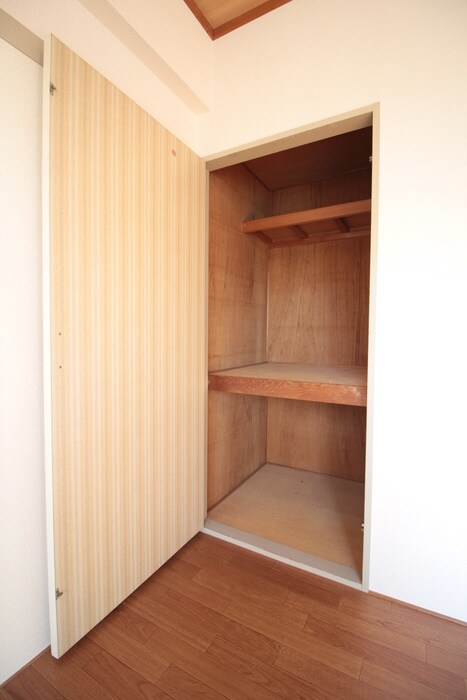 物件内観写真12　(収納)